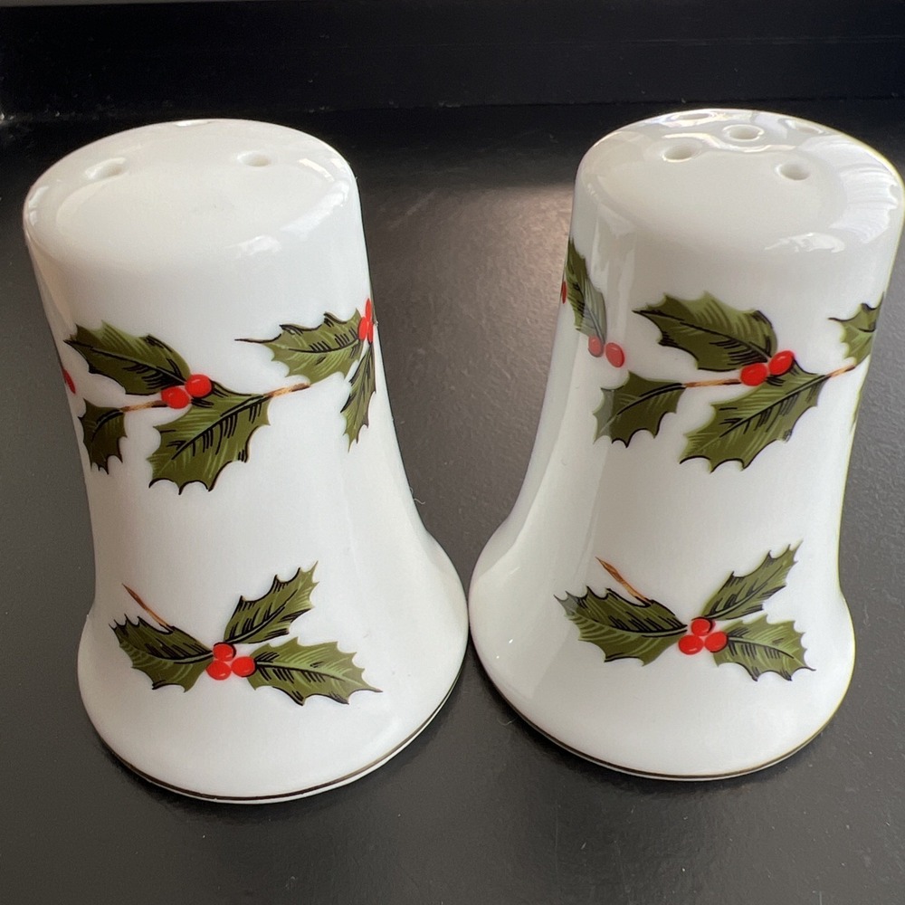 Lefton Vtg. Salt & Pepper Holly Salt & Pepper Shakers Japan 2.5" Tall
